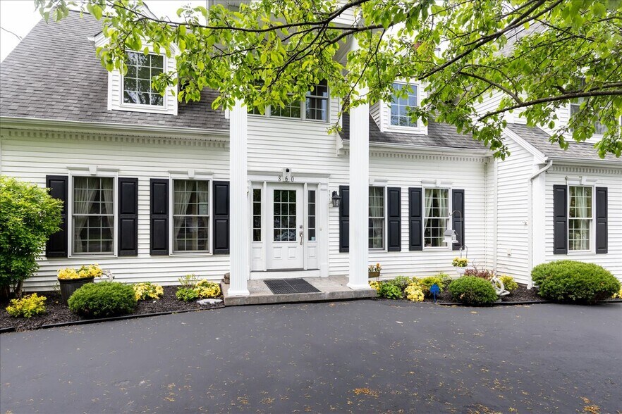860 Union Rd, West Seneca, NY à vendre - Photo de l’immeuble – Image 3 sur 40