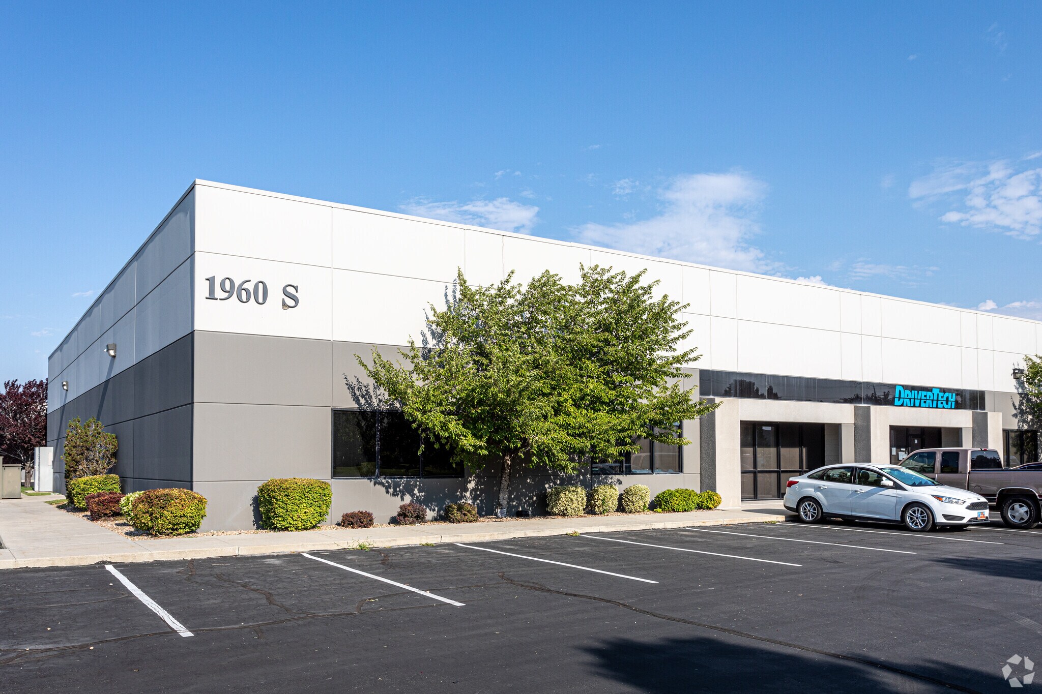 1960 S Milestone Dr, Salt Lake City, UT à louer Photo principale– Image 1 sur 4