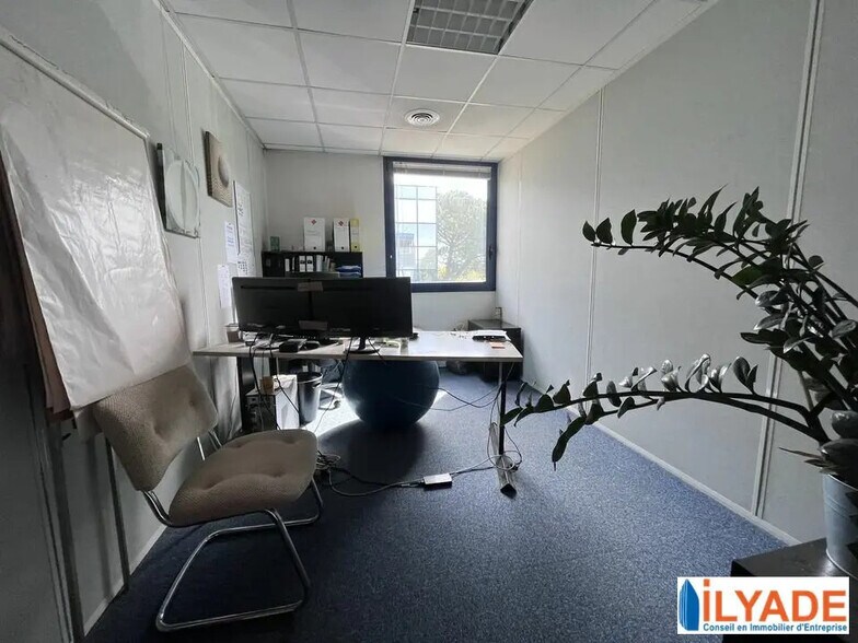 2 Rue Mahatma Gandhi, Aix-en-Provence à louer - Photo de l’immeuble – Image 3 sur 11