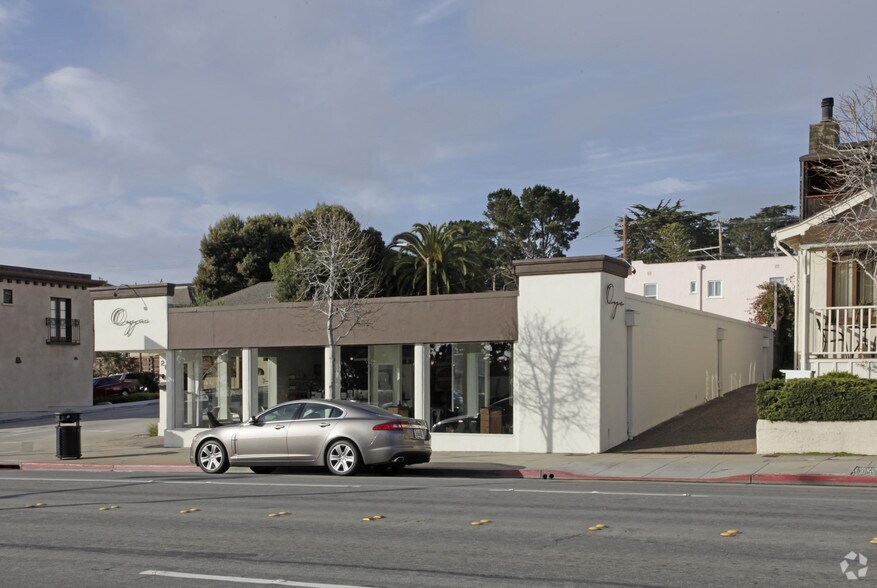 201 Lighthouse Ave, Monterey, CA à louer - Photo de l’immeuble – Image 2 sur 17