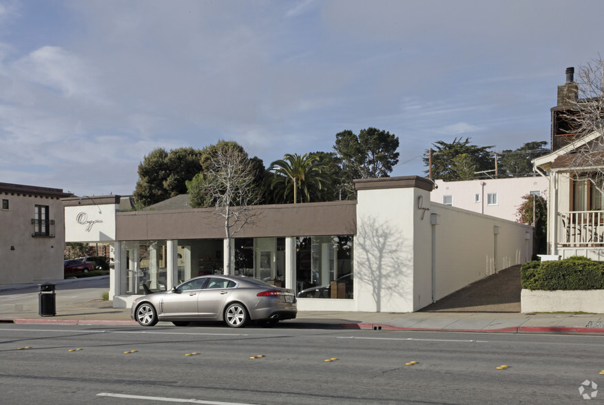 201 Lighthouse Ave, Monterey, CA à louer - Photo de l’immeuble – Image 3 sur 18