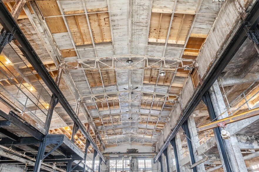 MC MetalCraft Bldg 1 & 2 portefeuille de 2 biens à vendre sur LoopNet.fr - Photo de l’immeuble – Image 3 sur 4