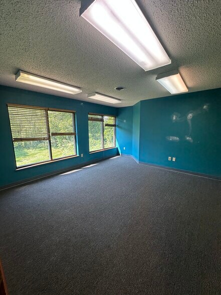 7779 E Ridgewood Rd, Hobart, IN à louer - Photo de l’immeuble – Image 3 sur 9