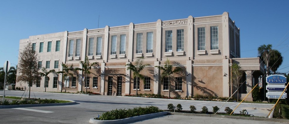 1604 S Harbor City Blvd, Melbourne, FL à louer - Photo de l’immeuble – Image 1 sur 3