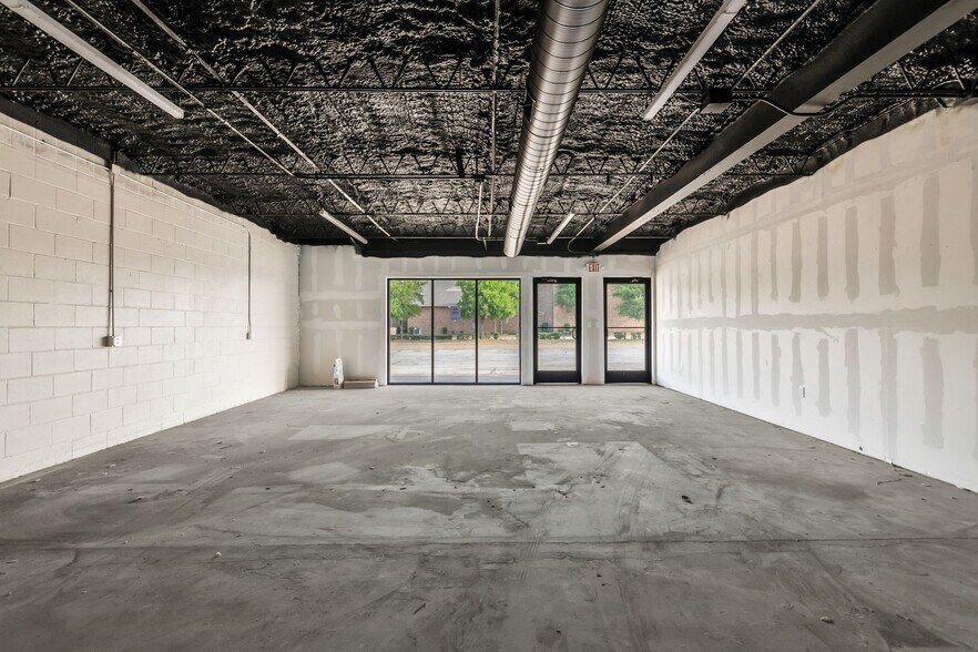 3300 W Park Row, Arlington, TX à louer - Photo de l’immeuble – Image 3 sur 5