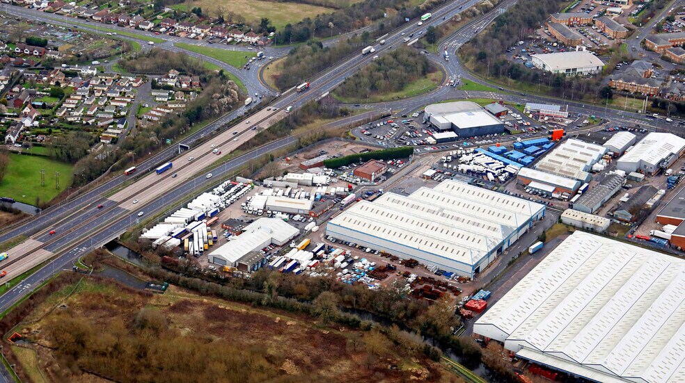 Stafford Rd, Wolverhampton à louer - Photo de l’immeuble – Image 2 sur 5