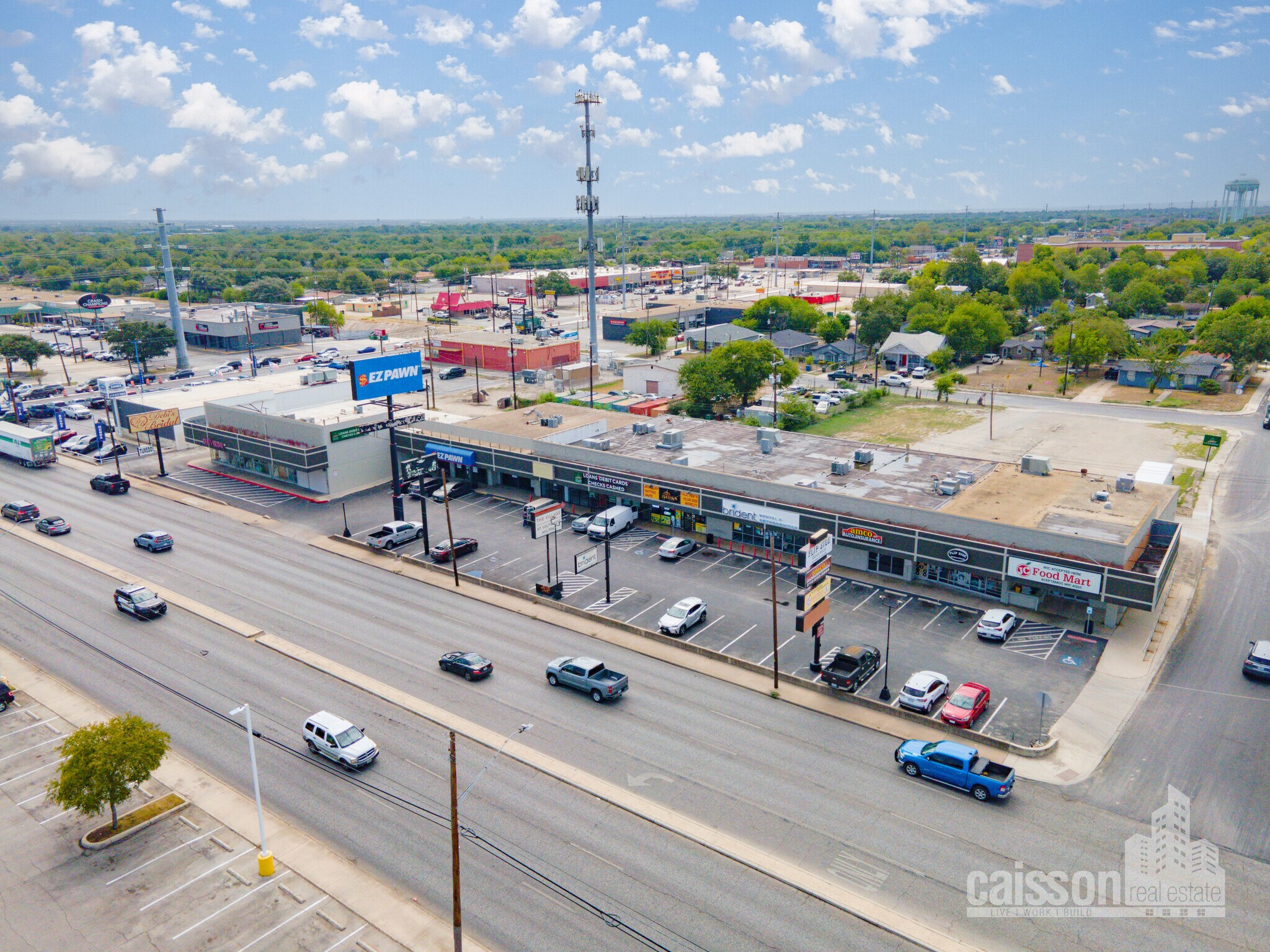 814-842 SW Military Dr, San Antonio, TX à louer Photo de l’immeuble– Image 1 sur 3