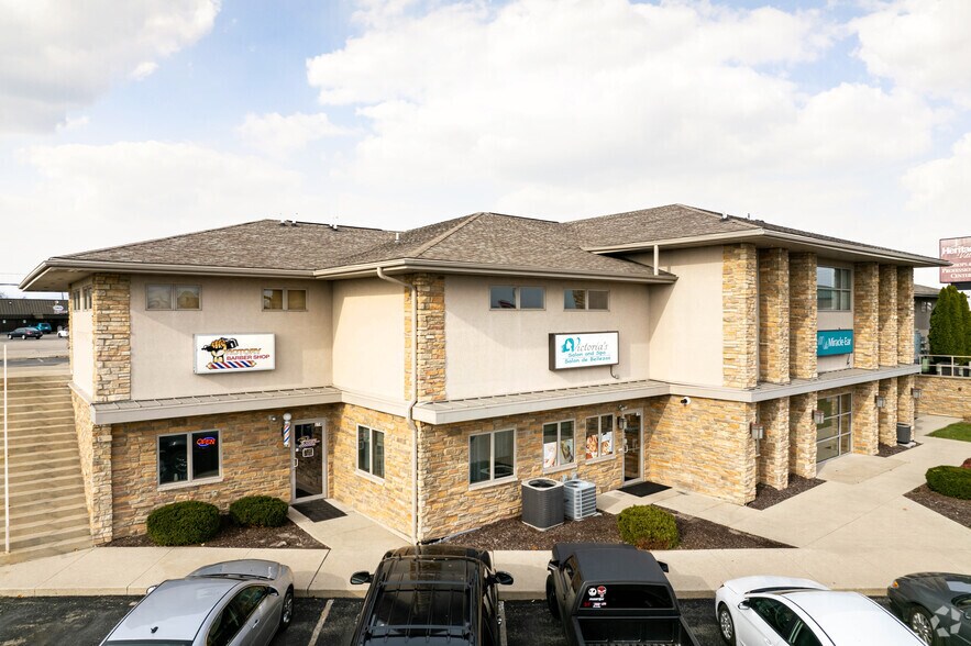 1659 N Spring St, Beaver Dam, WI à louer - Photo principale – Image 1 sur 14