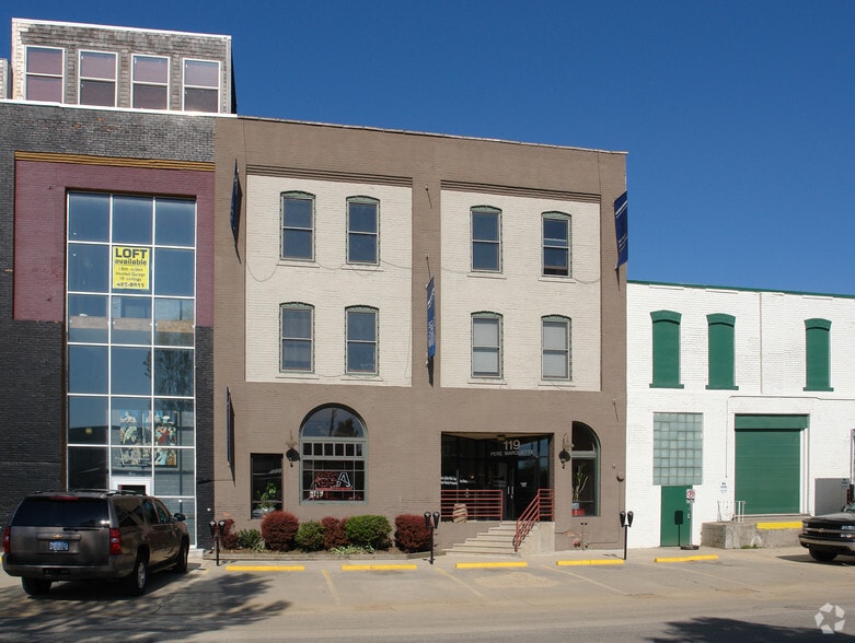 119 Pere Marquette Dr, Lansing, MI à louer - Photo principale – Image 1 sur 17