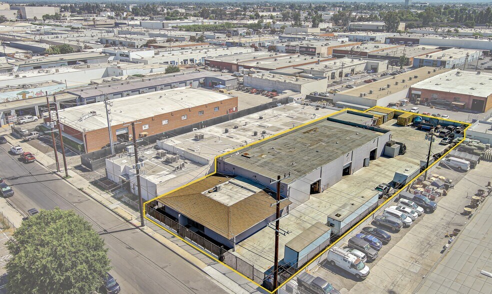 7650 Gloria Ave, Van Nuys, CA à vendre - Photo principale – Image 1 sur 23