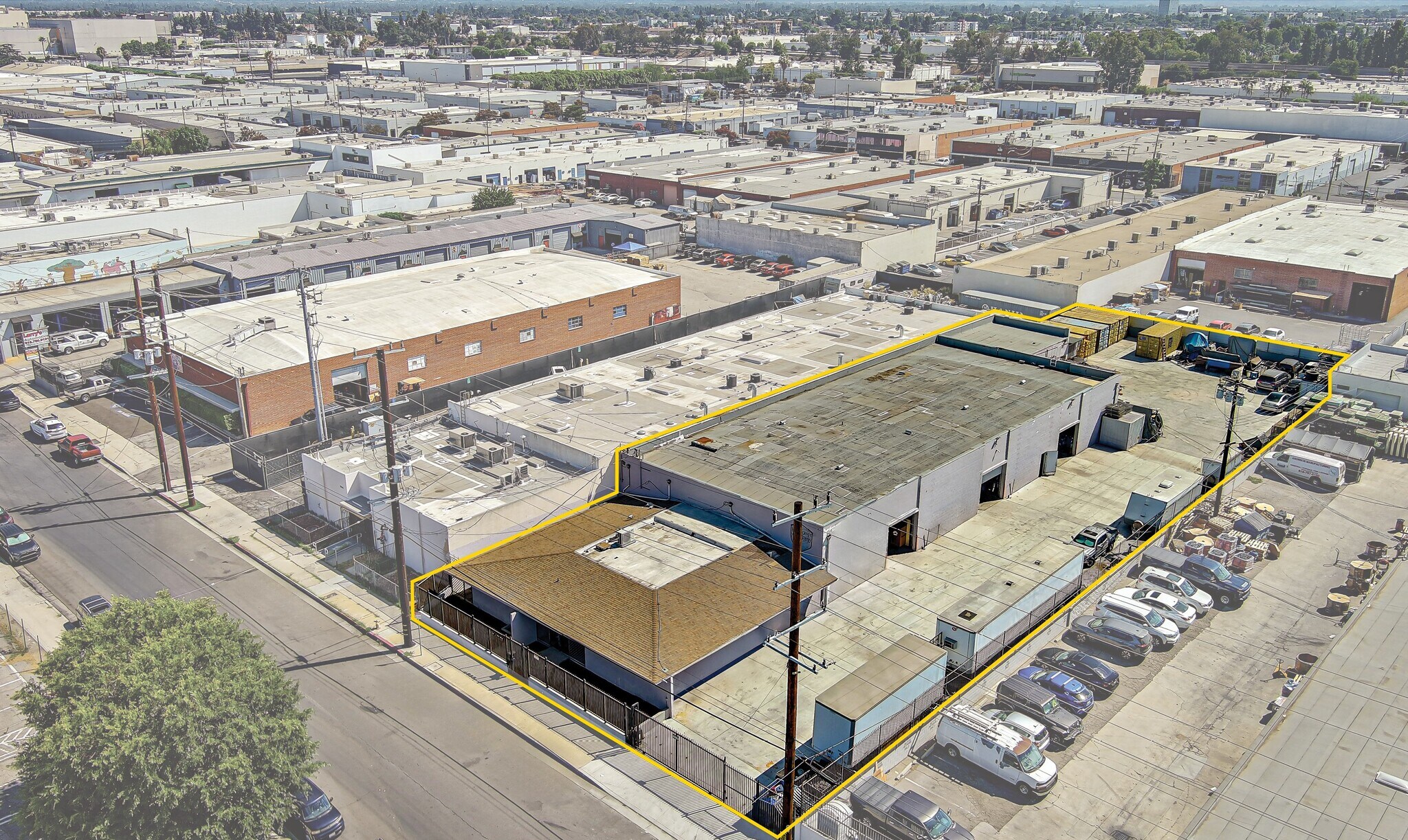 7650 Gloria Ave, Van Nuys, CA à vendre Photo de l’immeuble– Image 1 sur 24