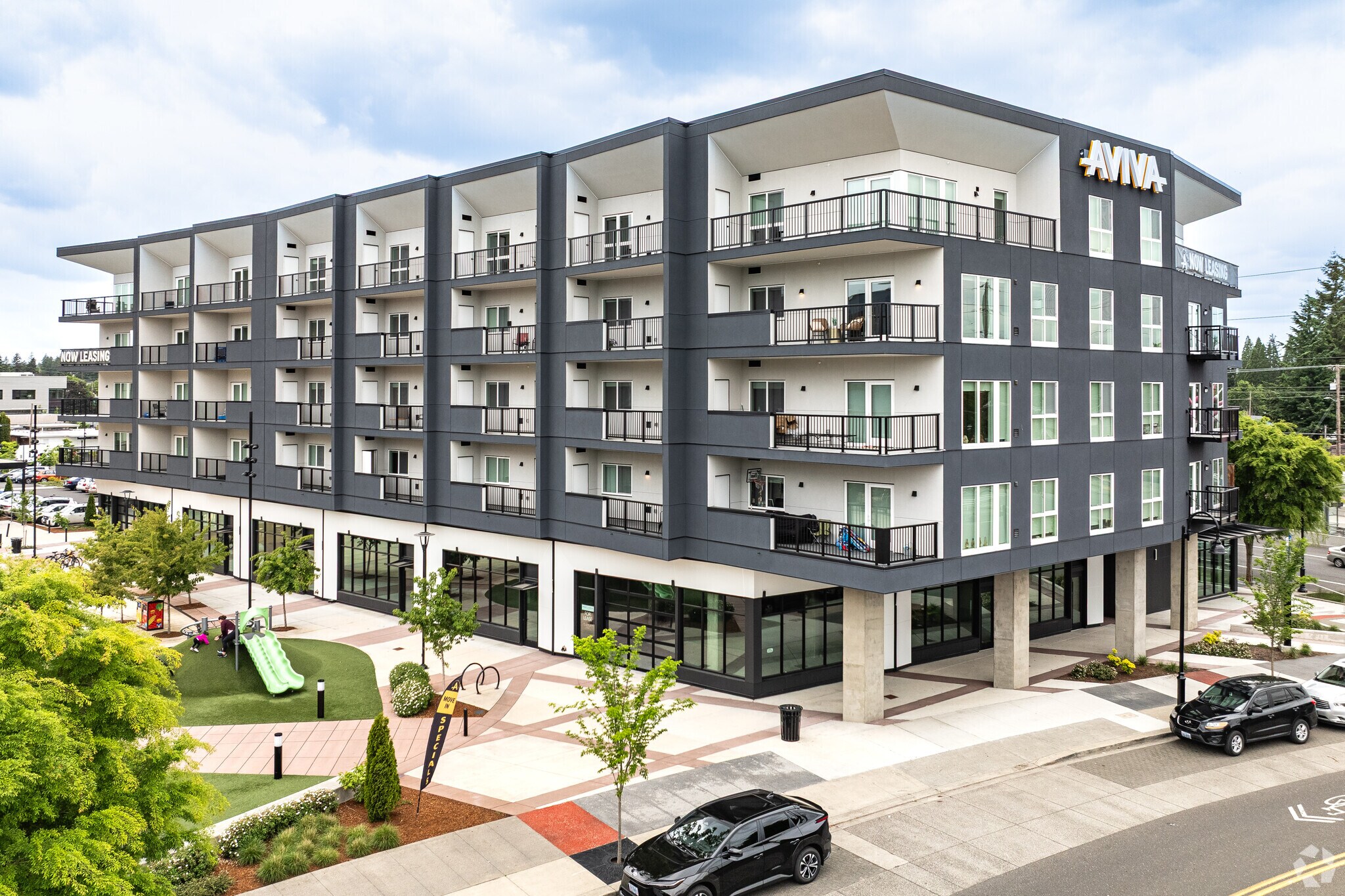 18618 E Burnside St, Portland, OR à louer Photo principale– Image 1 sur 31