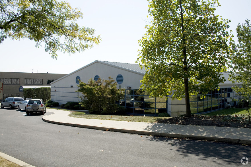 215-225 Newtown Rd, Wrightstown, PA à vendre - Photo de l’immeuble – Image 3 sur 5