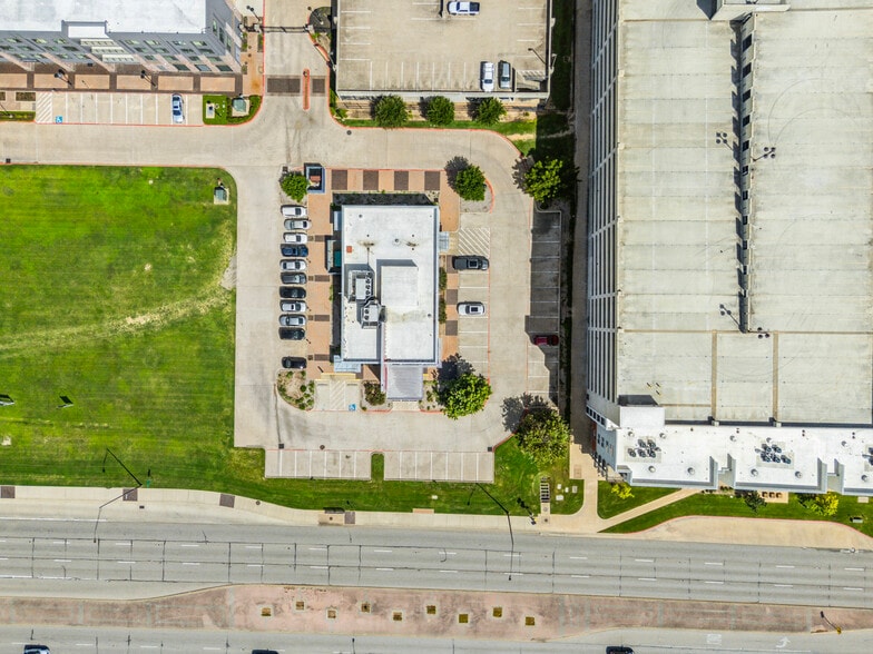 1289 University Dr E, College Station, TX à vendre - Photo de l’immeuble – Image 3 sur 8