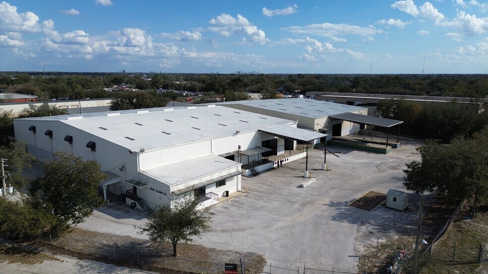 2550 Clark St, Apopka, FL à louer - Photo de l’immeuble – Image 3 sur 3