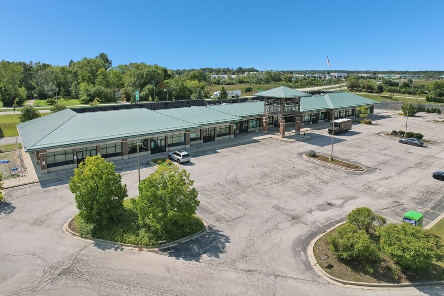10855 W Park Pl, Milwaukee, WI à louer - Photo de l’immeuble – Image 2 sur 3