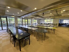 56 Rue De La Division Leclerc, Clamart à louer Photo intérieure– Image 1 sur 1