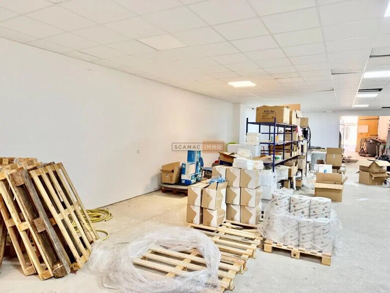 Local d'activités dans Le Muy à vendre - Photo intérieure – Image 2 sur 8