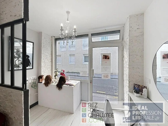 Plus de détails pour Local commercial à vendre