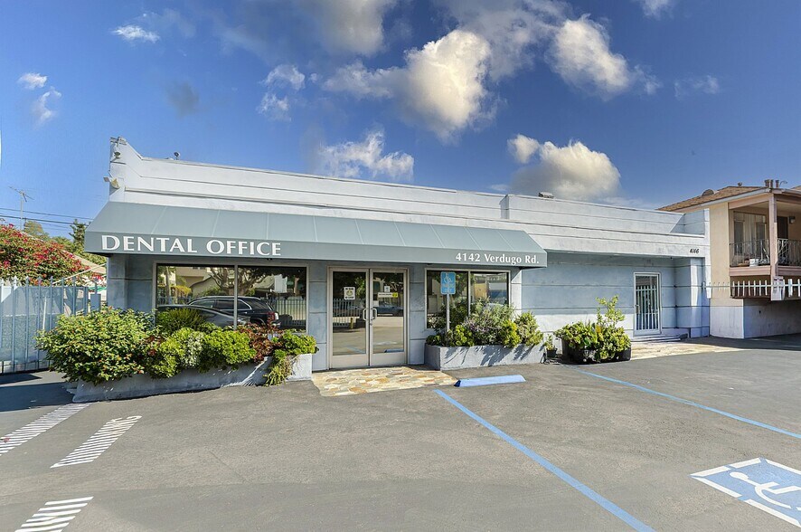 4142 Verdugo Rd, Los Angeles, CA à vendre - Photo de l’immeuble – Image 2 sur 44