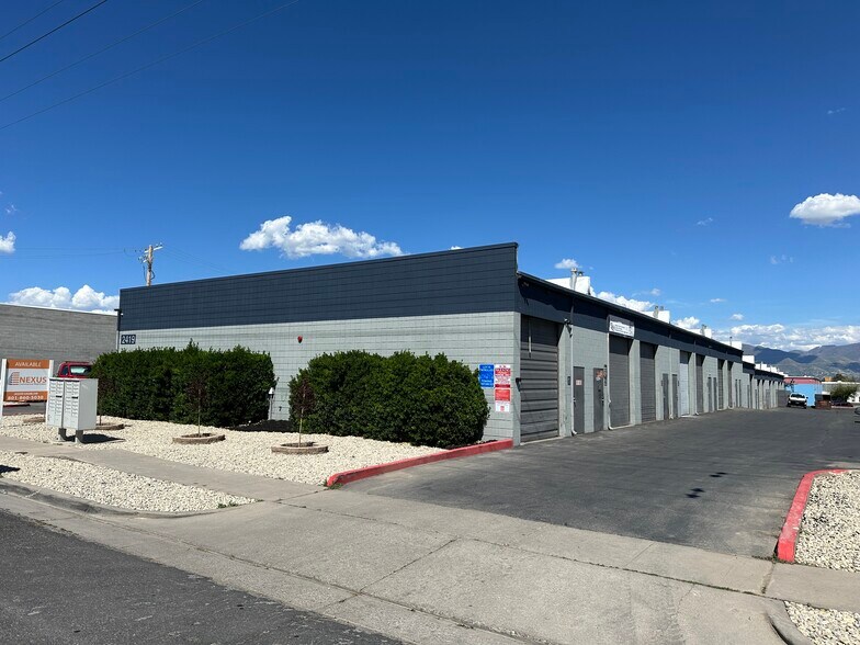 2419 S 2700 W, West Valley City, UT à louer - Photo de l’immeuble – Image 1 sur 11