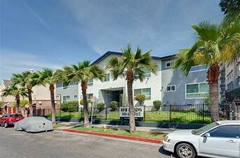 5427 Carlton Way, Los Angeles, CA à vendre - Photo principale – Image 2 sur 14