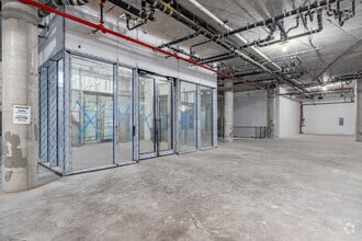 2360 Bedford Ave, Brooklyn, NY à louer Photo intérieure– Image 2 sur 7