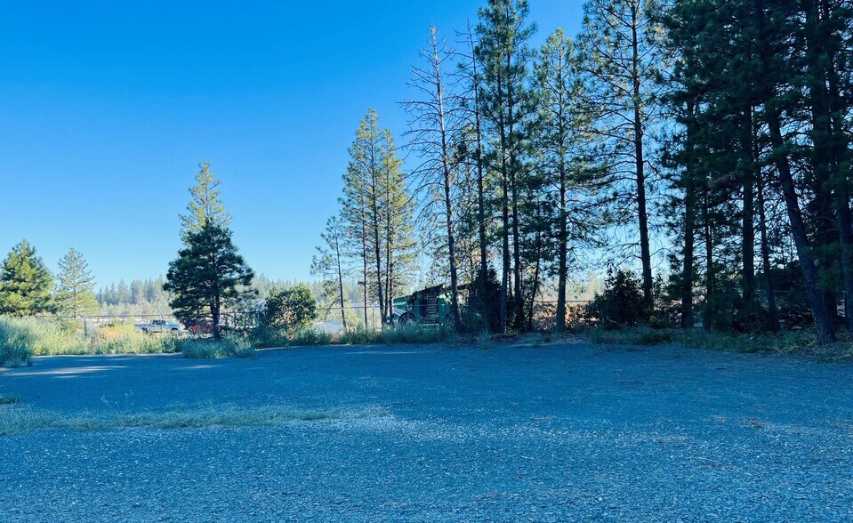 11452 E Bennett Rd, Grass Valley, CA à louer - Photo de l’immeuble – Image 2 sur 23