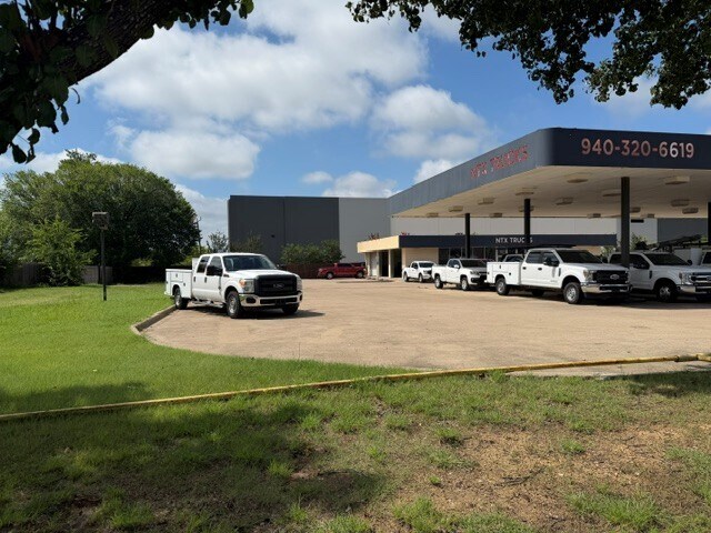 3430 E University Dr, Denton, TX à louer - Photo de l’immeuble – Image 2 sur 11