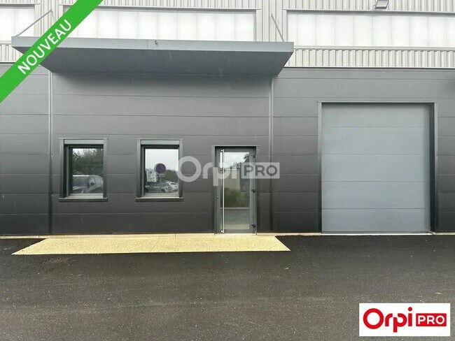 Plus de détails pour Local d'activités à louer