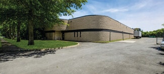 Plus de détails pour 130 Hoffman Ln, Islandia, NY - Industriel/Logistique à vendre