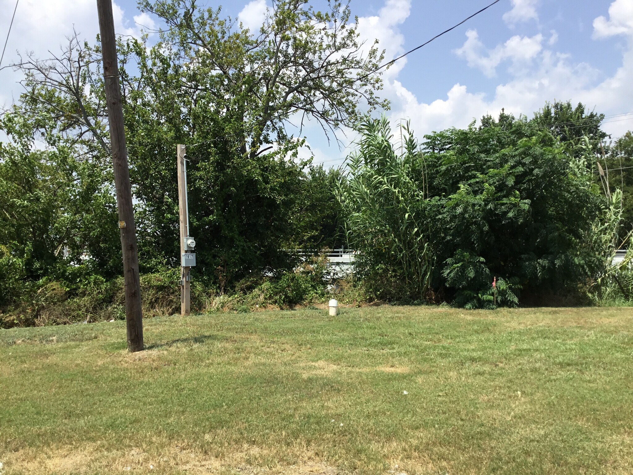 1619 N Main, Cleburne, TX à louer Photo de l’immeuble– Image 1 sur 5