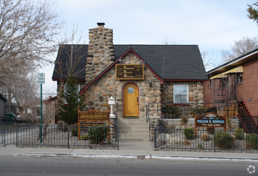 137 Mt Rose St, Reno, NV à louer - Photo de l’immeuble – Image 1 sur 29