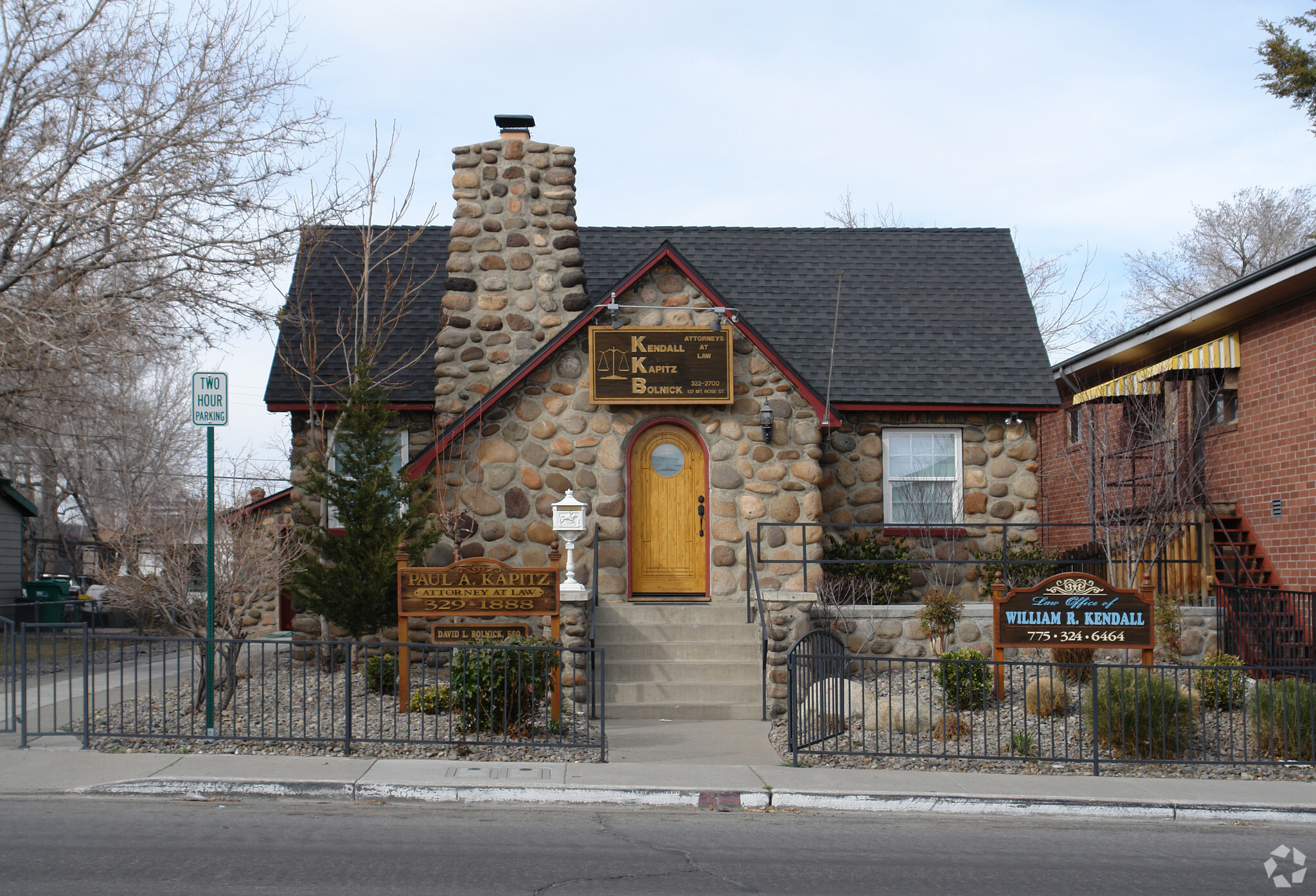 137 Mt Rose St, Reno, NV à louer Photo de l’immeuble– Image 1 sur 30