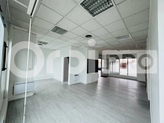 Plus de détails pour Local commercial à vendre