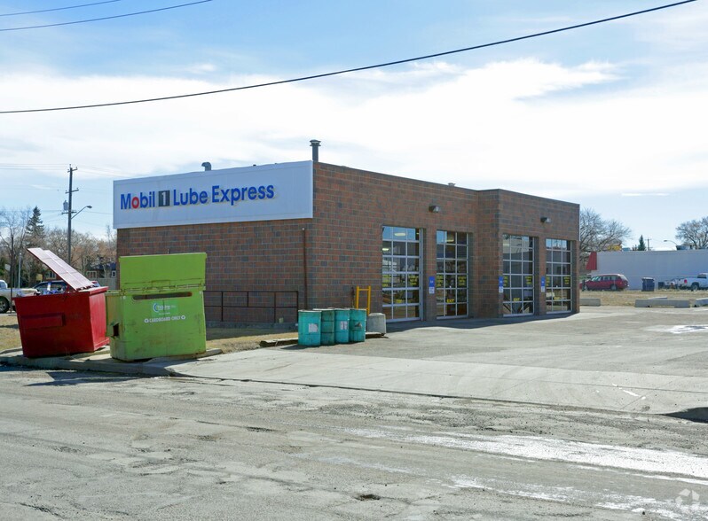 9909 69th Ave NW, Edmonton, AB à vendre - Photo de l’immeuble – Image 3 sur 3