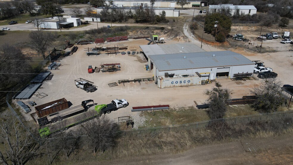205 Samuel Dr, Weatherford, TX à louer - Photo de l’immeuble – Image 2 sur 5