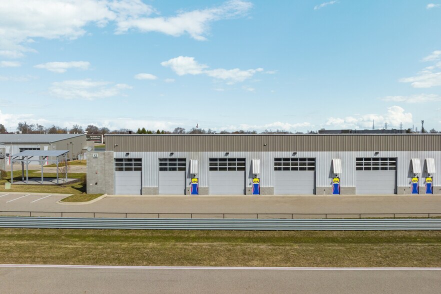 135 W Speed Way, Pontiac, MI à vendre - Photo principale – Image 1 sur 23