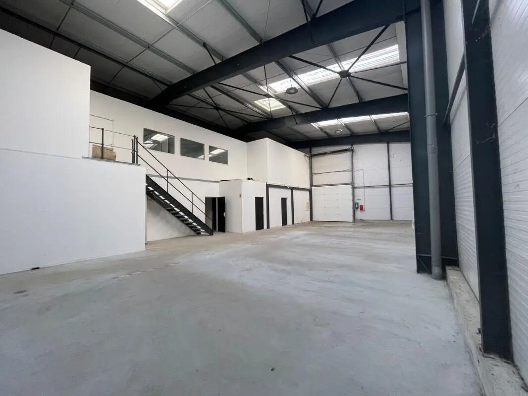 Local d’activités dans Crach à louer Photo intérieure– Image 1 sur 11