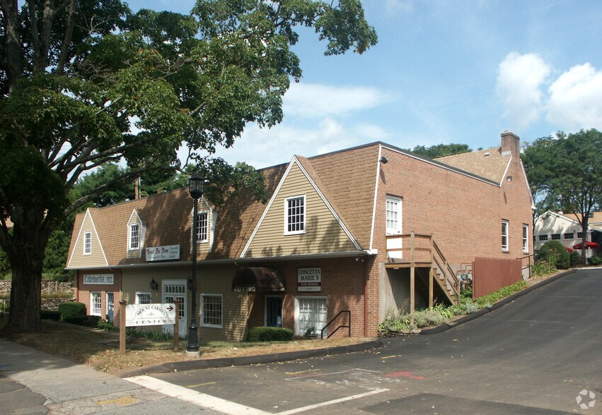 2975-2989 Whitney Ave, Hamden, CT à louer - Photo de l’immeuble – Image 2 sur 14