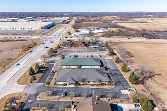 1551 E Fabyan Pky, Geneva, IL - VUE AÉRIENNE  vue de carte - Image1