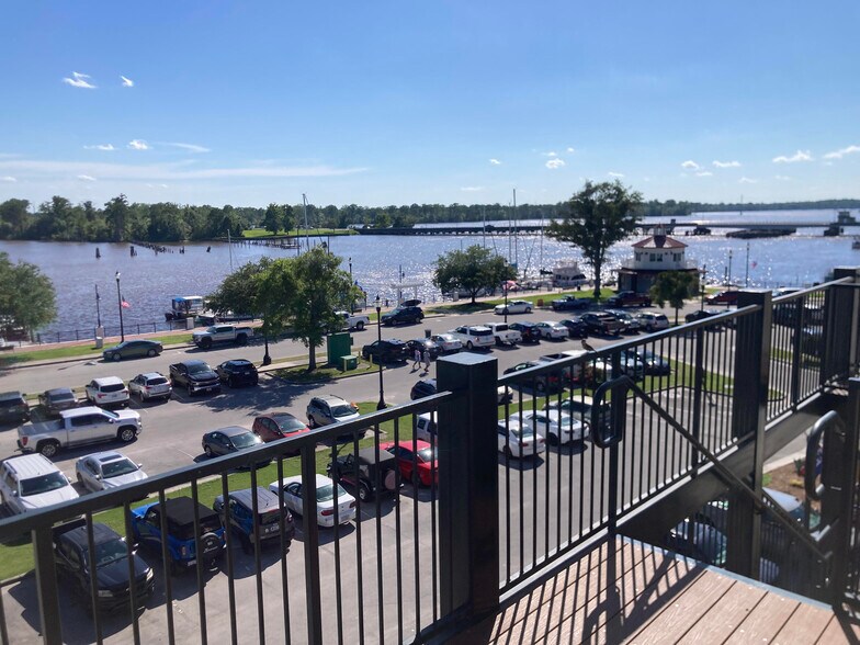 215 W Main St, Washington, NC à vendre - Photo de l’immeuble – Image 3 sur 16