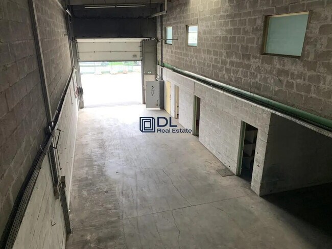 Plus de détails pour Industriel/Logistique à louer