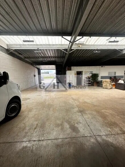 Bureau dans Vaux-le-Pénil à louer - Photo de l’immeuble – Image 2 sur 7