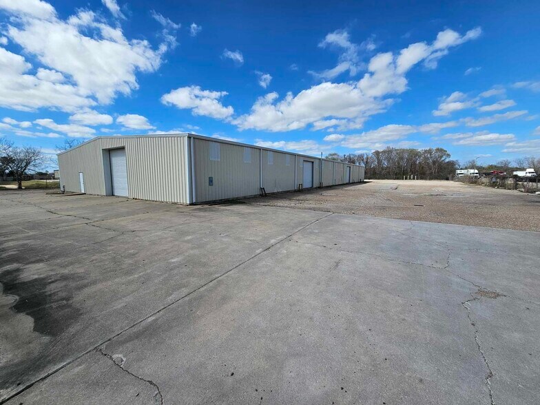 13523 Conklin Ln, Houston, TX à louer - Photo de l’immeuble – Image 3 sur 7