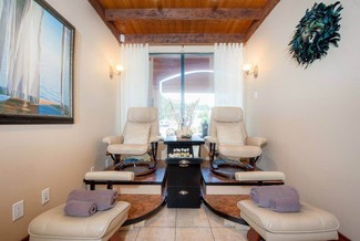 Plus de détails pour 7-3185 Centrale Via, Kelowna, BC - Local commercial à vendre
