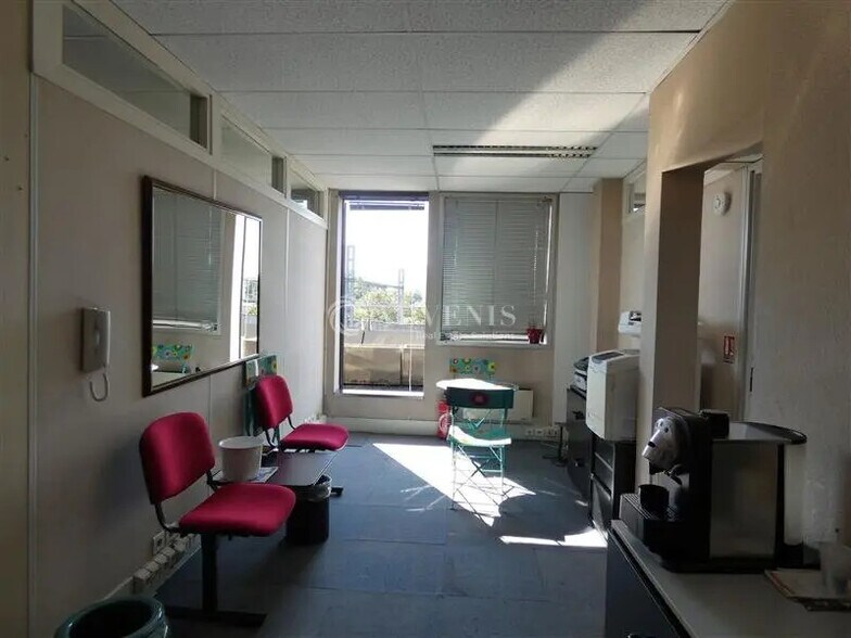 Bureau dans Malakoff à louer - Photo de l’immeuble – Image 3 sur 11