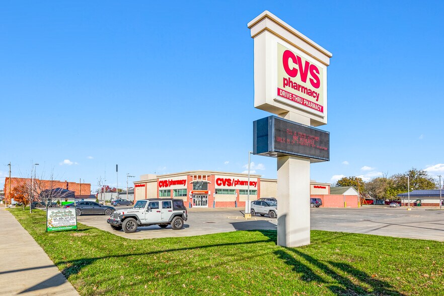 303 S State St, Jerseyville, IL à vendre - Photo de l’immeuble – Image 3 sur 12