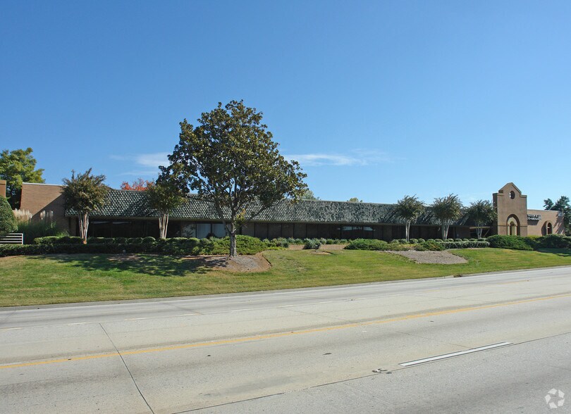 6855 Jimmy Carter Blvd, Norcross, GA à vendre - Photo de l’immeuble – Image 2 sur 3