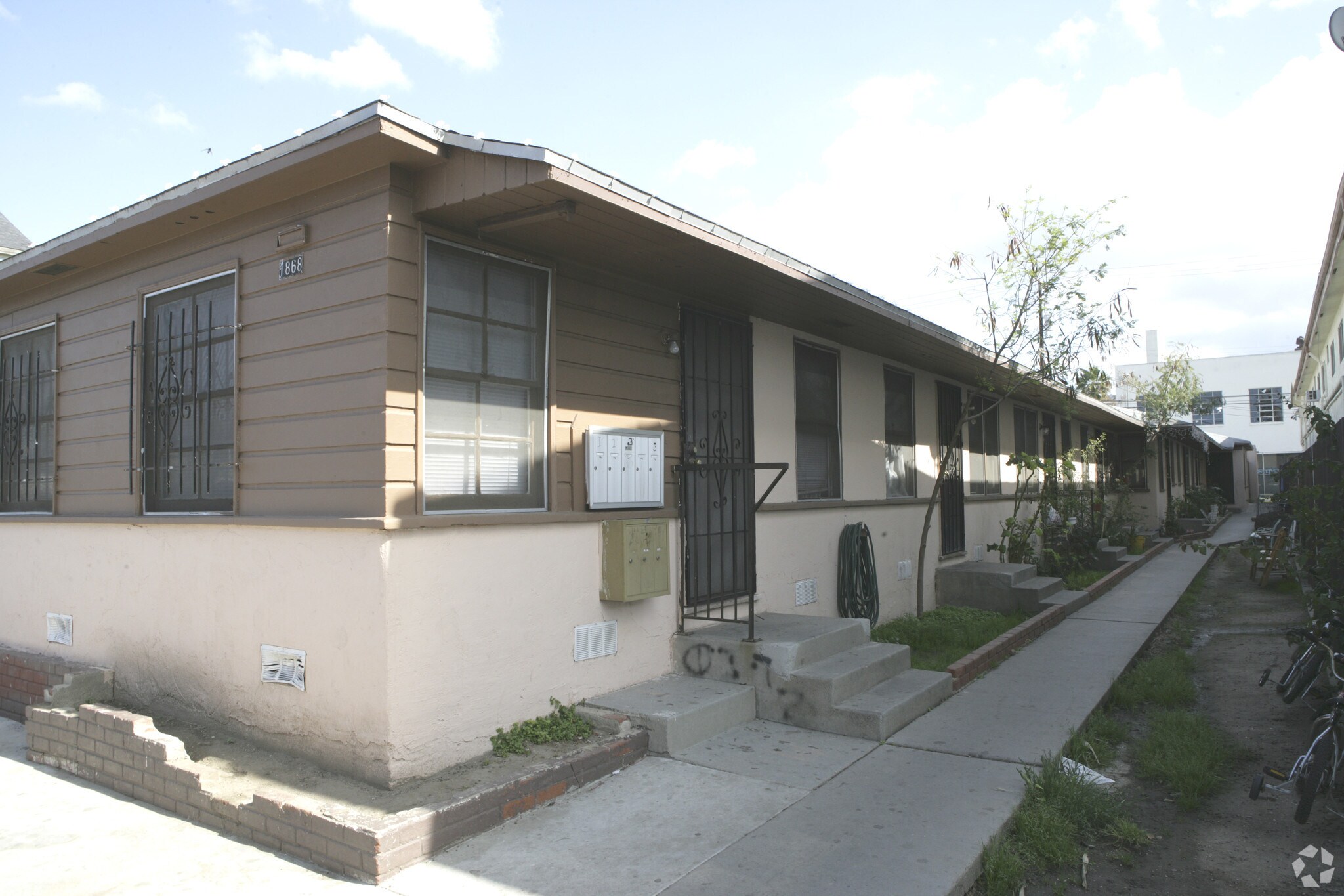 1868 Locust Ave, Long Beach, CA à vendre Photo principale– Image 1 sur 12